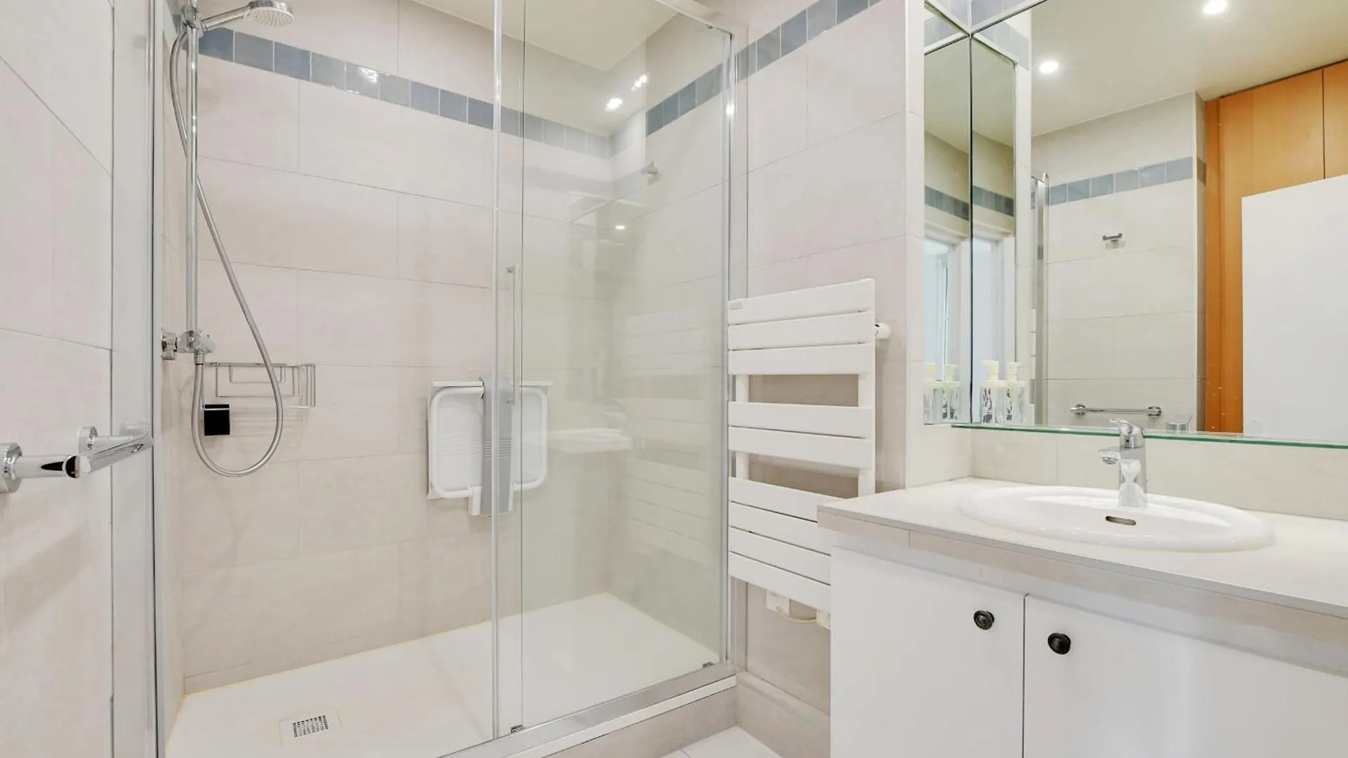 Turenne - Voges Luxury Apartment Paris 0*,